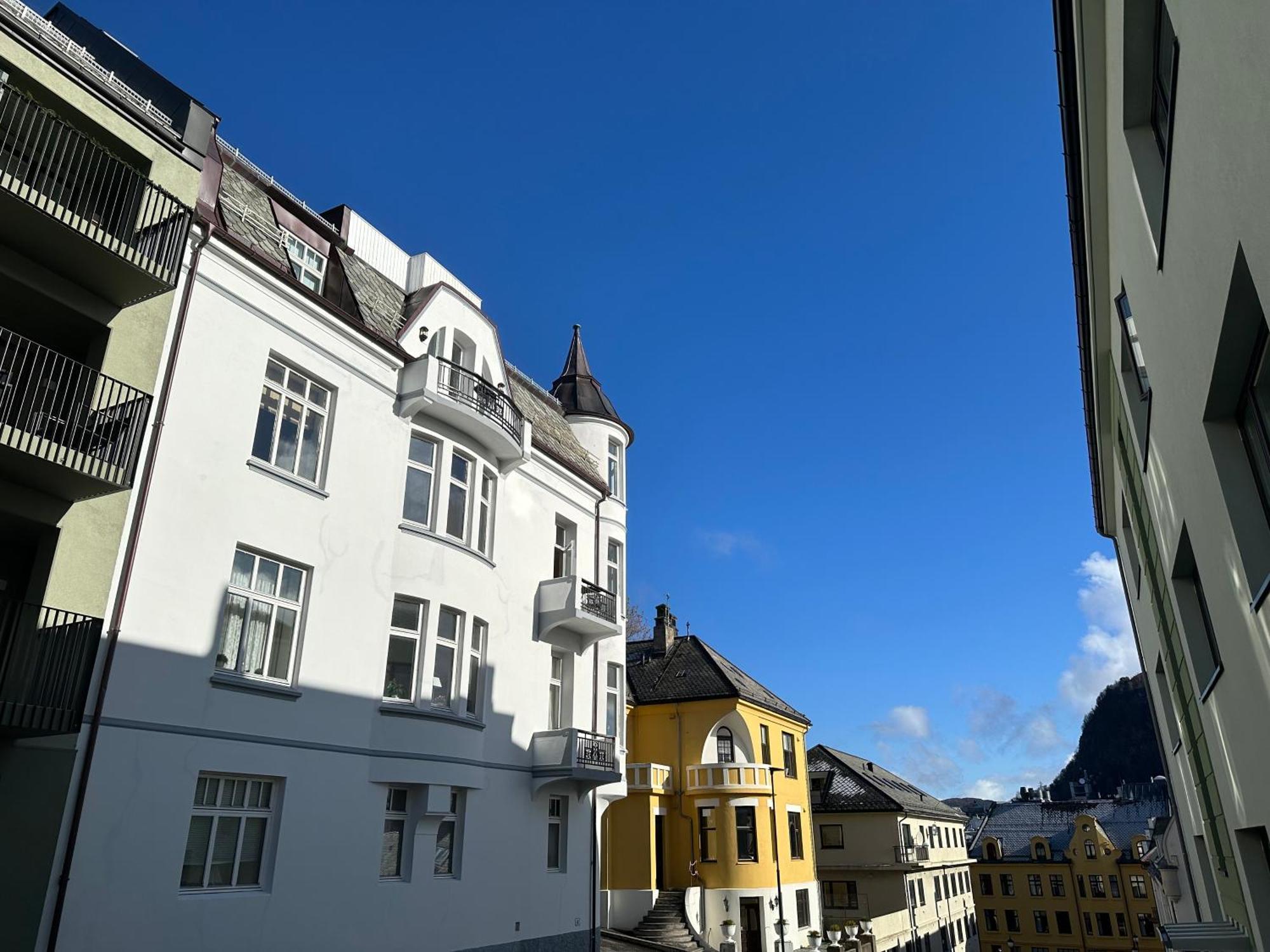 Stylish Big Jugend Art Nouveau Apartment With Balcony Heart Of Ålesund Exterior foto